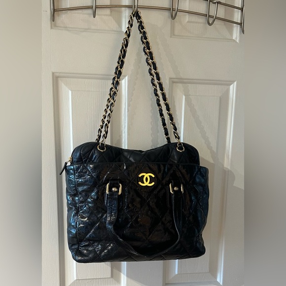 Authentic & Gorgeous CHANEL Portobello Tote Bag - The Ultimate in High Fashion - Picture 2 of 16